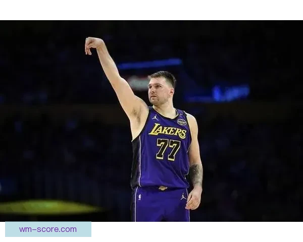 湖人横扫骑士迎四连胜 东契奇复出豪取42分哈登贡献17分